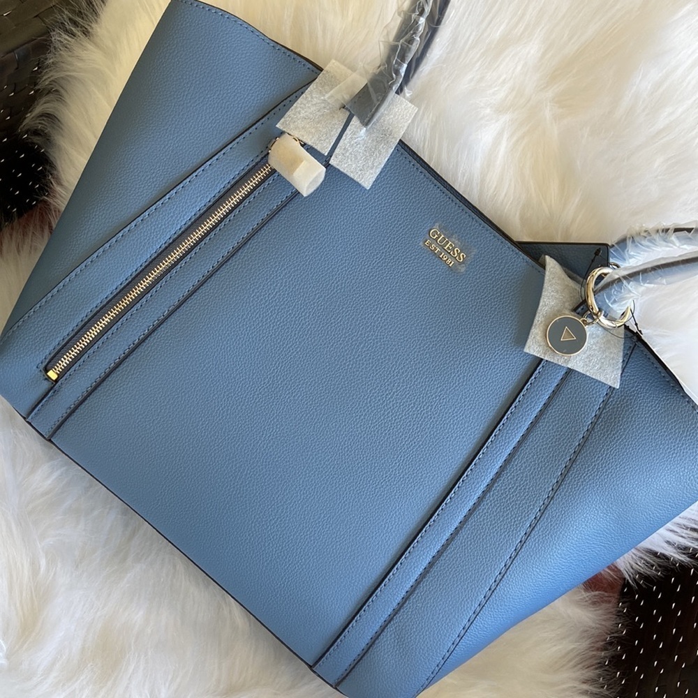 New GUESS Blue Tote - Picture 4 of 13